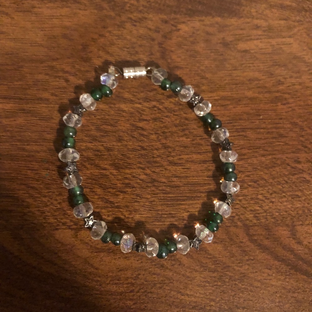 Green & White beaded bracelet